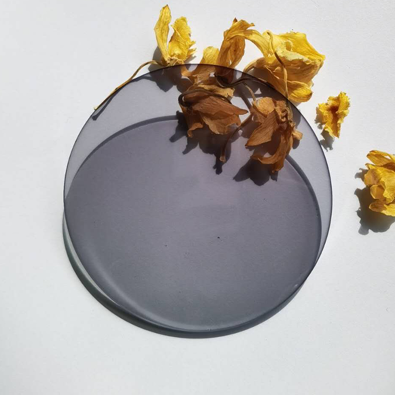 1.67 fotokrominen linssi SHMC