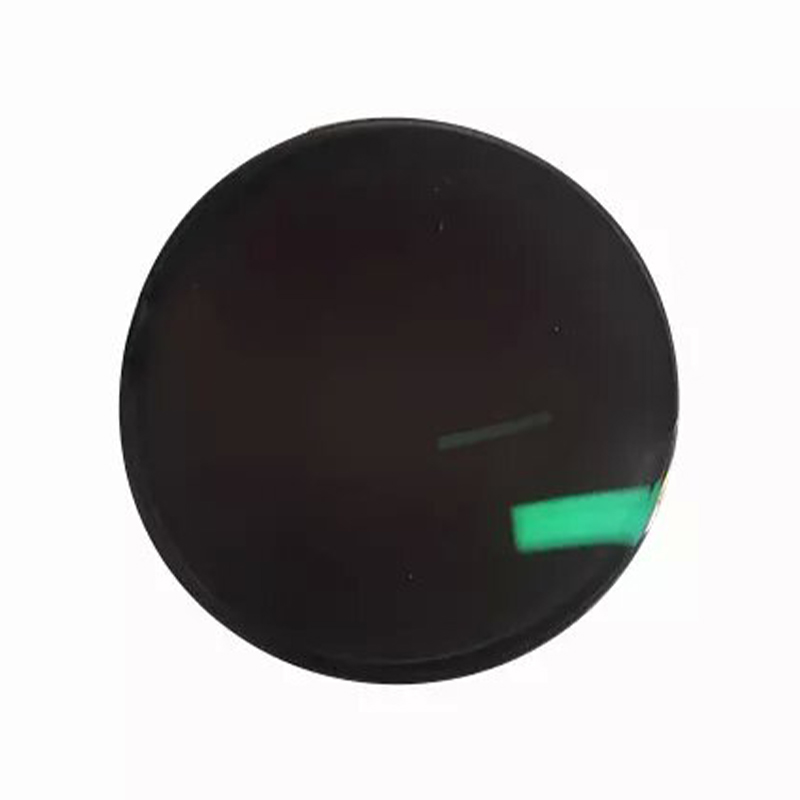 1,56 puolivalmis fotokrominen linssi