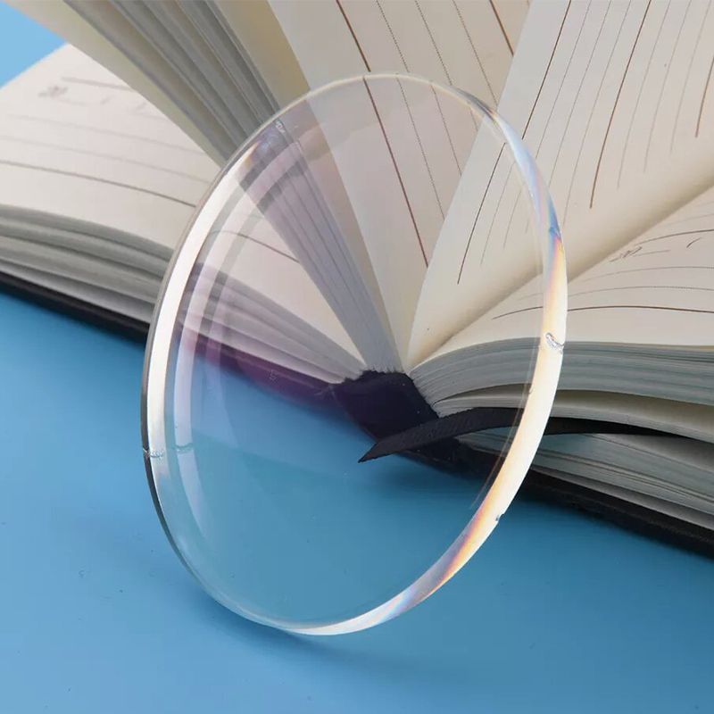 1,60 puolivalmis fotokrominen yksinäkölinssi