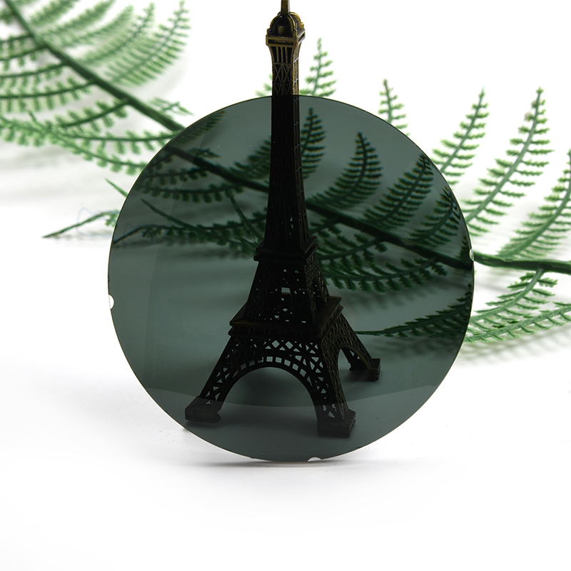 1.56 Polarisoitu linssi